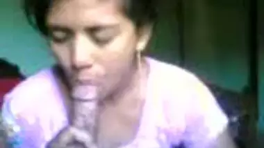 Bangladeshi village bhabhi sucking her lover’s dick on cam