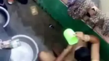 Desi Maid Taking Bath