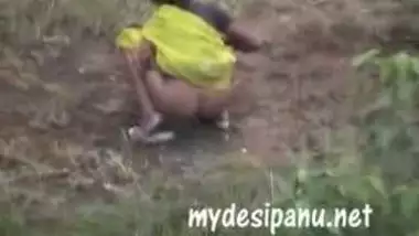 Desi village hot scene captured by voyeur