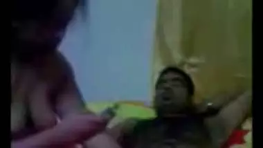 Desi aunty satisfying hubby’s friend in sex