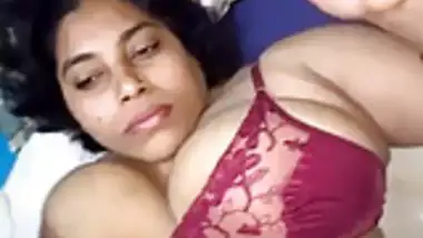 A mittle video collection of busty amateur indian aunty