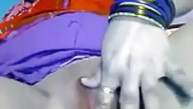 Desi Garam Choot Bhabhi fingering mastrubating Pussy phudi