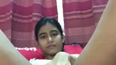 Slim bhabhi’s masturbation MMS clip