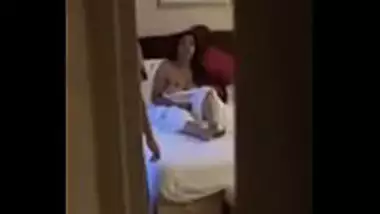 Hot bhabhi flashing boobs to the hotel staff