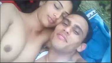 Desi Ladki Enjoying The Pleasure Of Outdoor Sex