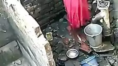 Indian girl bathing video taken hidden 