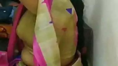 City bhabhi saree navel show