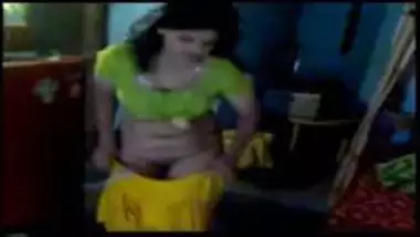 MMS Of Sexy Punjabi Bhabhi Showing Hairy Pussy To Devar