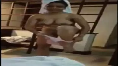 Hot Mallu BPO Girl Wearing Clothes After Shower