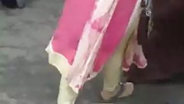 Desi salwar girl tight ass view