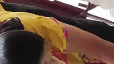 hot desi maid cleavage