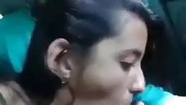 Desi Indian car blowjob