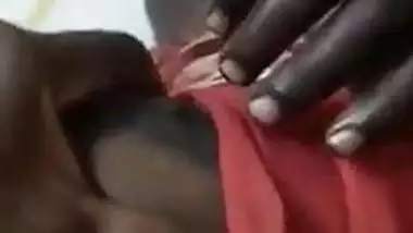 Tamil aunty show boob's in saree