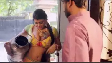 Desi doodhwali amazing chudai video