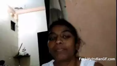 Tamil Indian GF Babe Giving Blowjob Porn Video