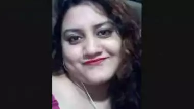 Sexy Bangladeshi Boudi Showing Her Boobs on Video Call