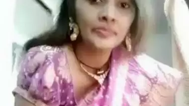 NAUGHTY MATURE DESI AUNTY GOES FULL NUDE