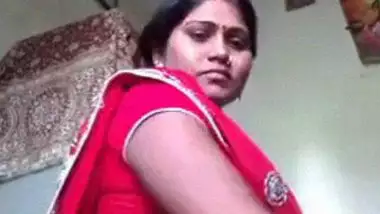 Bihari Bhabhi ki chuchi dikhayi selfie MMS