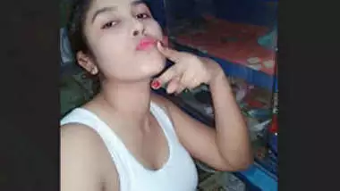 Bangladeshi Bhabhi Giving Blowjob