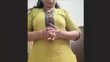 Sexy mallu Aunty 1 More New CLip Must Watch Guys