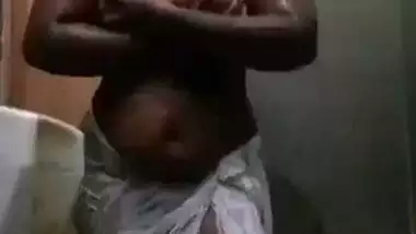 Tamil Bhabi Self Recorded Boobs Show in Bathroom