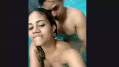 Desi Lovers Fucking in Swimming Pool