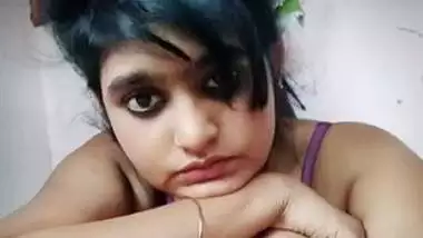 Cute desi girl flaunts pussy