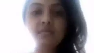 Cute Indian babe nude clip