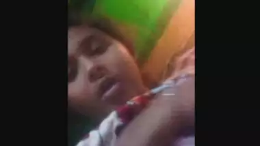 Desi village sexy bhabi fing her sexy pussy