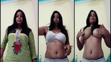 Desi girl hot boob show video for FSI viewers