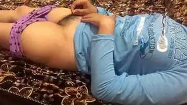 Desi cute bhabi nice pussy show