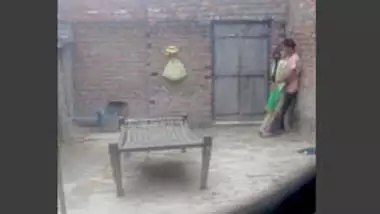 Desi lover kissing seen , spy video