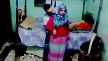 Desi cute hijabi girl fucking with her bf