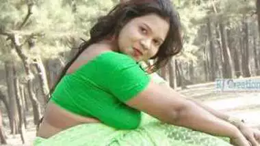 Desi village bhabi hot photoshoot