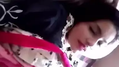 Bibi ke saheli ki Hindi baaton se Lucknow chudai bf