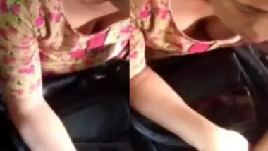 Sexy Desi Girl Deep Cleavage In Bus