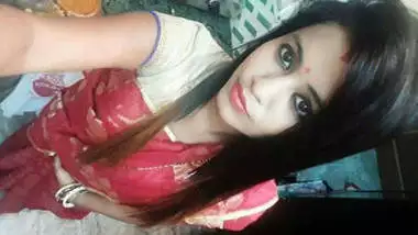 desi hot girl sucking lover dick