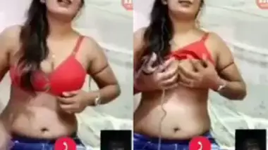 Desi Cute Girl Showing Boob And Pussy On Video Call With Bangla Talk