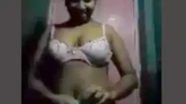 Bhabi Showing Nude in WhatsApp Video call