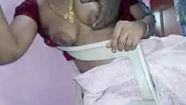 Desi Saree Aunty Fucking her hubby in front of Webcam