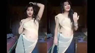 Desi Mumbai Navel Girl, Cute and Charming dance