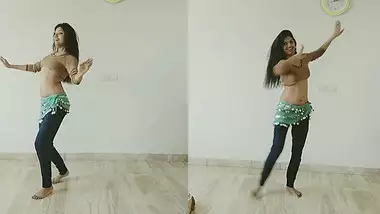 cute desi abbe with sexy naval dancing