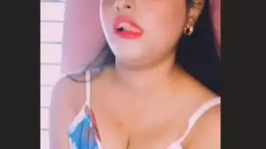 Desi Modal hot Sexy Clip