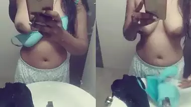 Bangalore Girl showing Boobs