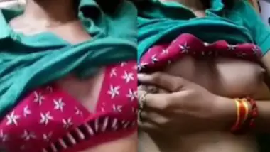 Sexy Desi Girl Showing Her Virgin Boobs Amd Pussy