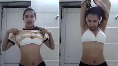 deshi Babe Simran Selfie wid Awesome Figure n Audio