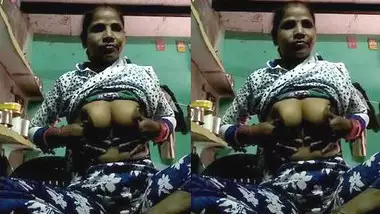 Hot Desi bhabhi showing boobs her lover