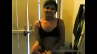 Tamil girl showing pussy and gets fucked