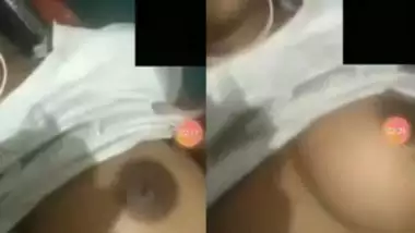 Desi Bhabi On Video Call 2 Clips