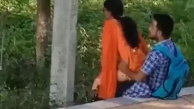 Desi collage lover fucking in park